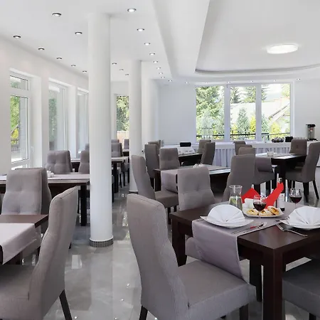 Karpacz, Do Centrum 900 M, Dostepna Dieta Bezglutenowa Z Certyfikatem, Celiakia Couette-café